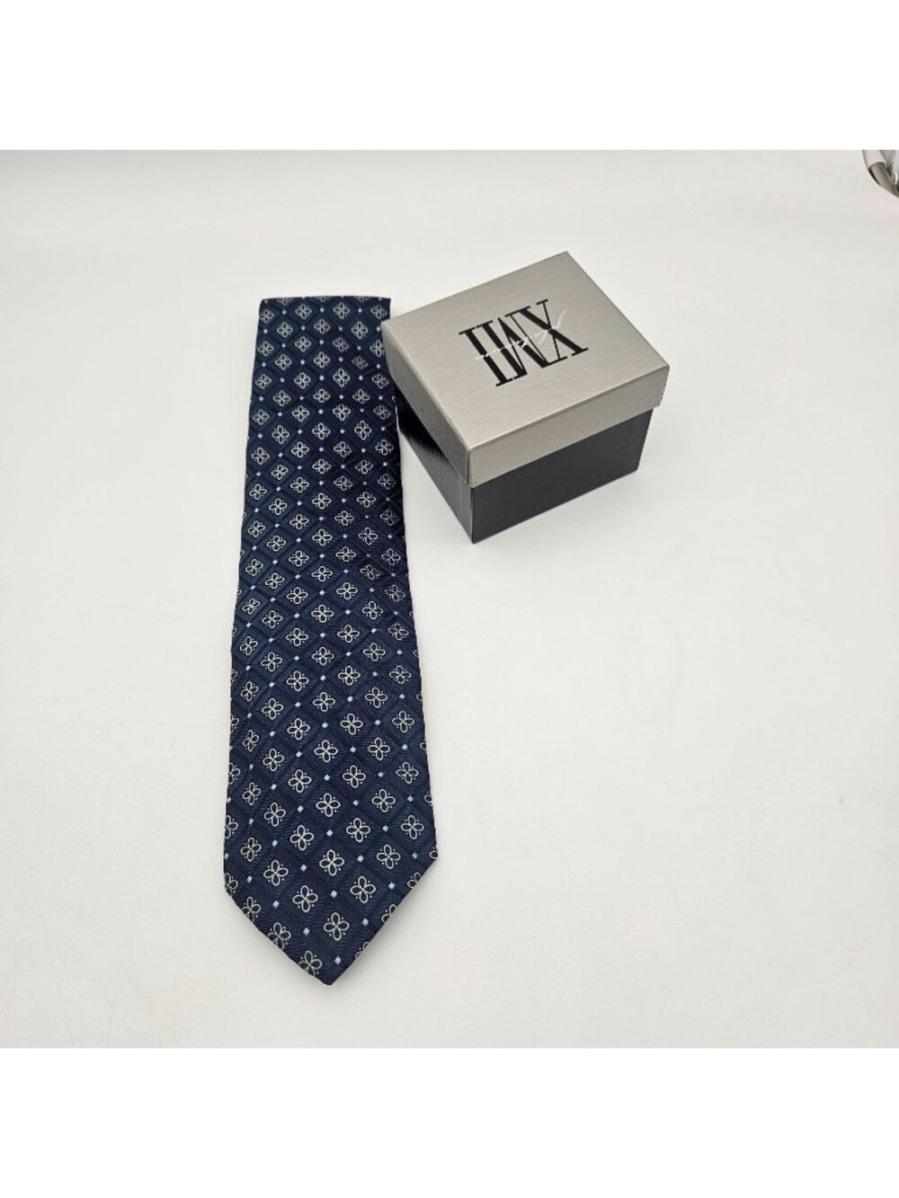 XMI Platinum Blue Flower Geometric Silk Tie NWT in Box